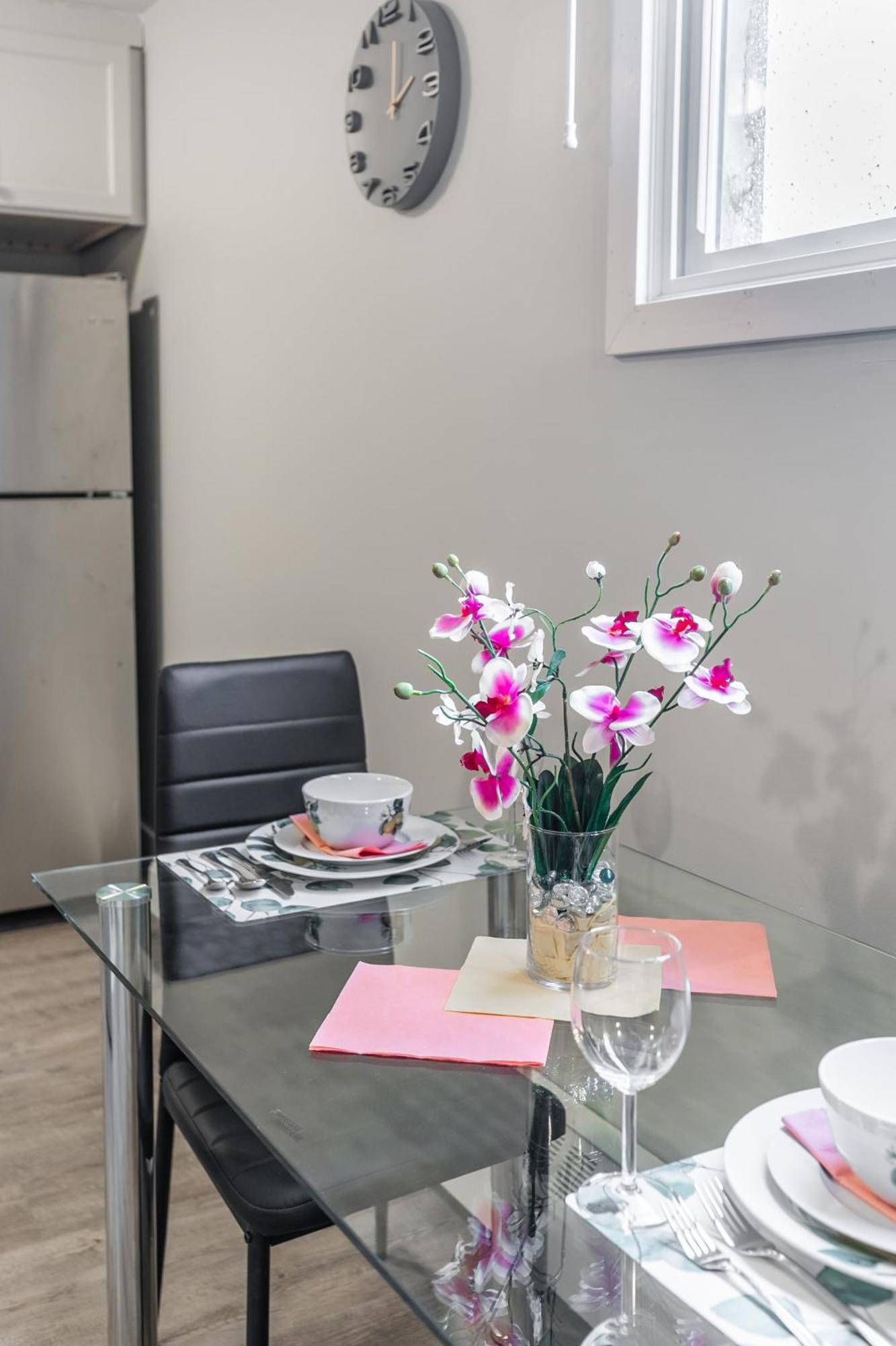 1Br Basement Condo - James Street Hamilton Extérieur photo